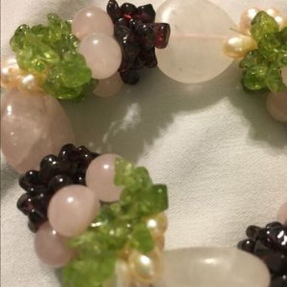 Fun pink, green and purple stretchy bracelet - Picture 3 of 3